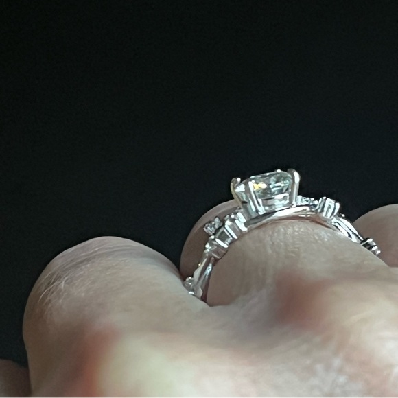 Moissanite Silver 925 Ring size 6 - Picture 4 of 8